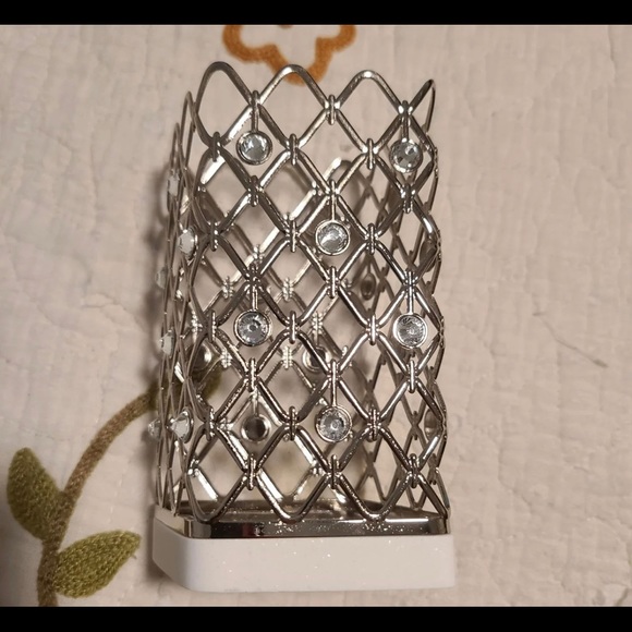 BB&W Matching 3 wick candle holder and soap - Picture 2 of 14